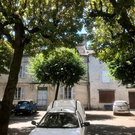 Minimaliste Et Cozy Apartment Cajarc